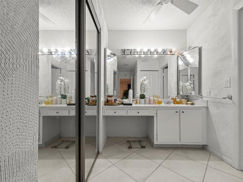 9286 Vista Del Lago Boca Raton FL 33428