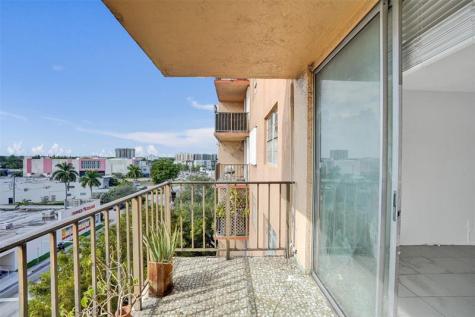 1465 NE 123rd Street North Miami FL 33161