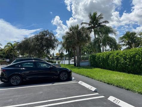 251 SE 6th Avenue Pompano Beach FL 33060