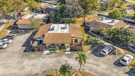 235 Briarwood Circle Hollywood FL 33024