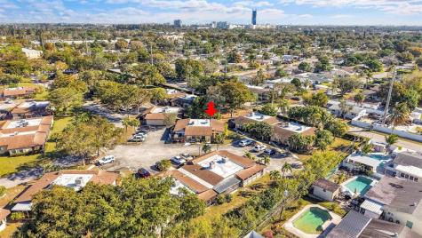 235 Briarwood Circle Hollywood FL 33024