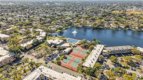 235 Briarwood Circle Hollywood FL 33024