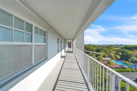 4015 W Palm Aire Drive Pompano Beach FL 33069