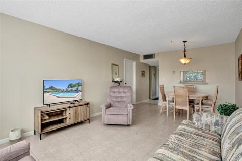 4700 NW 35th Street Lauderdale Lakes FL 33319