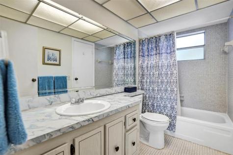 4700 NW 35th Street Lauderdale Lakes FL 33319