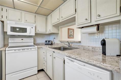 4700 NW 35th Street Lauderdale Lakes FL 33319