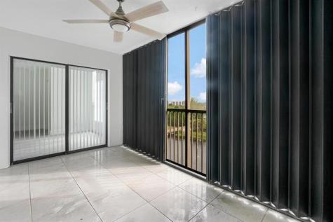 2200 S Cypress Bend Drive Pompano Beach FL 33069
