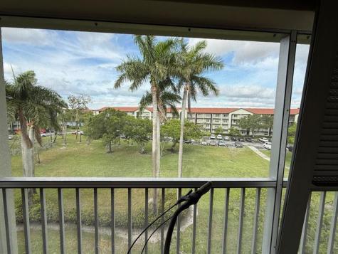 1300 SW 130th Avenue Pembroke Pines FL 33027