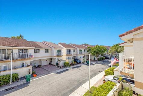 8464 Lagos De Campo Boulevard Tamarac FL 33321