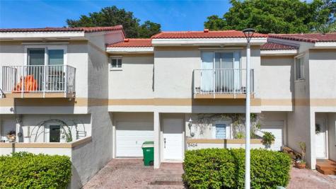 8464 Lagos De Campo Boulevard Tamarac FL 33321