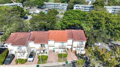 8464 Lagos De Campo Boulevard Tamarac FL 33321