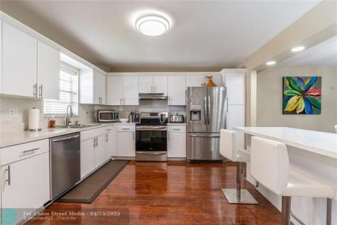 150 S Hollybrook Terrace Pembroke Pines FL 33025