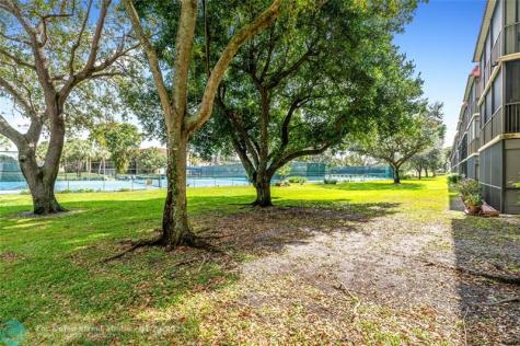150 S Hollybrook Terrace Pembroke Pines FL 33025