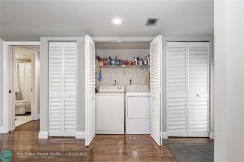 150 S Hollybrook Terrace Pembroke Pines FL 33025