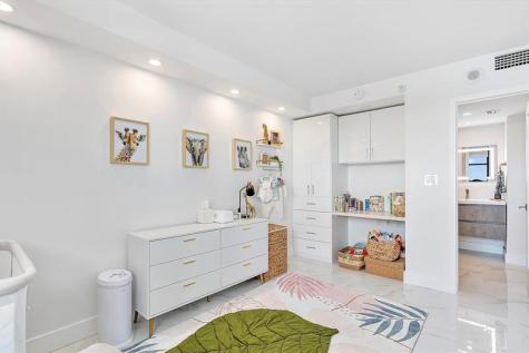 20505 E Country Club Drive Aventura FL 33180