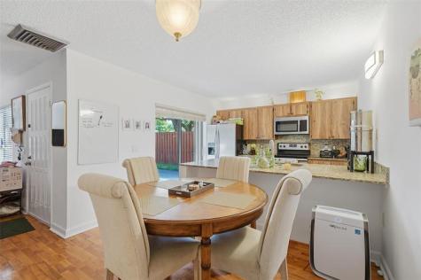 9142 SW 23rd Street Davie FL 33324