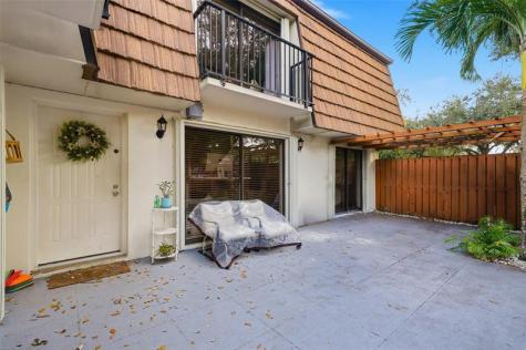 9142 SW 23rd Street Davie FL 33324