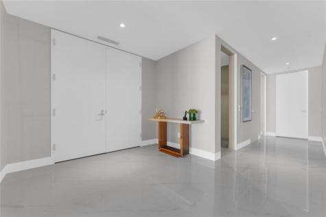 18975 Collins Avenue Sunny Isles Beach FL 33160