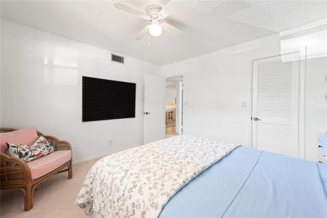 9420 S Hollybrook Lake Drive Pembroke Pines FL 33025