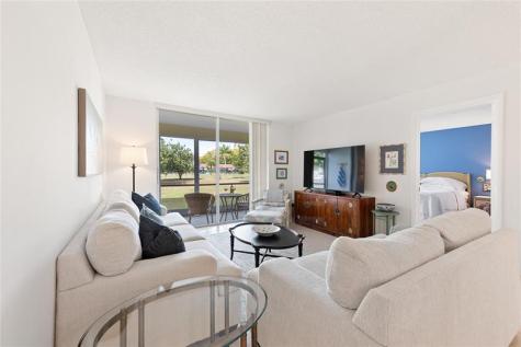 9420 S Hollybrook Lake Drive Pembroke Pines FL 33025