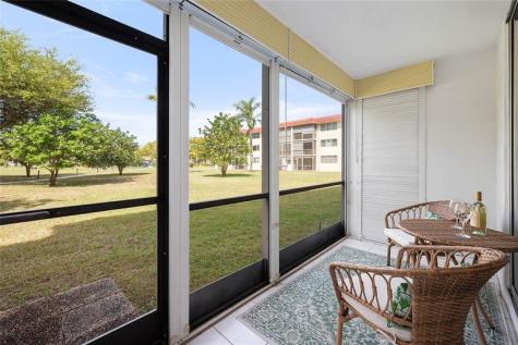 9420 S Hollybrook Lake Drive Pembroke Pines FL 33025