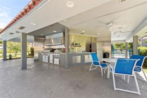 9420 S Hollybrook Lake Drive Pembroke Pines FL 33025