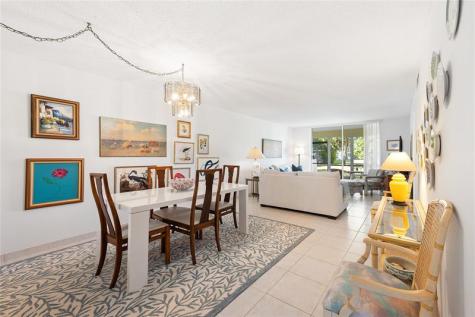 9420 S Hollybrook Lake Drive Pembroke Pines FL 33025