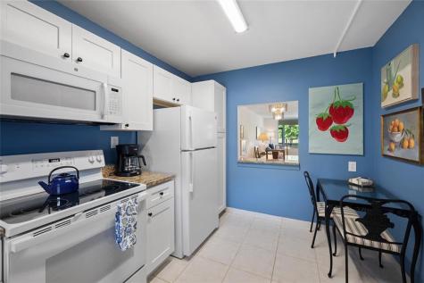 9420 S Hollybrook Lake Drive Pembroke Pines FL 33025