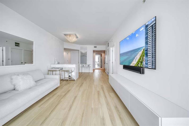 6365 Collins Avenue Miami Beach FL 33141