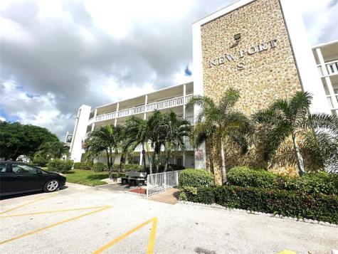 1092 Newport S Deerfield Beach FL 33442