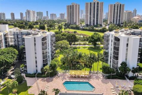20500 W Country Club Drive Aventura FL 33180