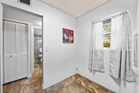 3090 Holiday Springs Boulevard Margate FL 33063