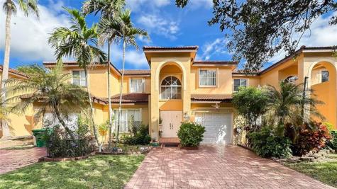 14015 N Forest Oak Circle Davie FL 33325