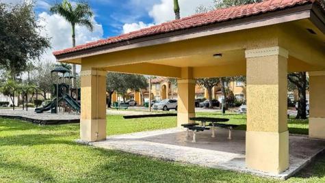 14015 N Forest Oak Circle Davie FL 33325