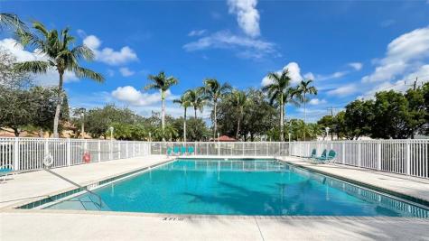 14015 N Forest Oak Circle Davie FL 33325