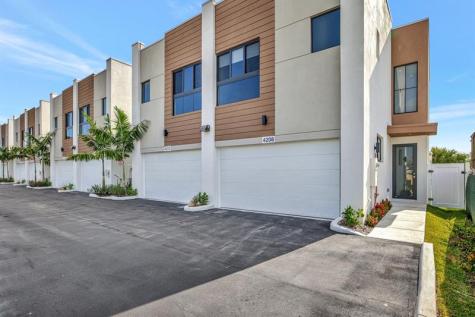4208 NE 7th Terrace Oakland Park FL 33334