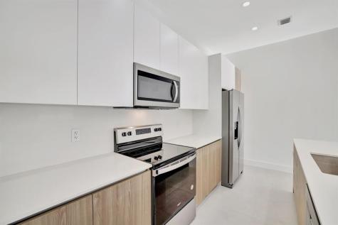 4208 NE 7th Terrace Oakland Park FL 33334