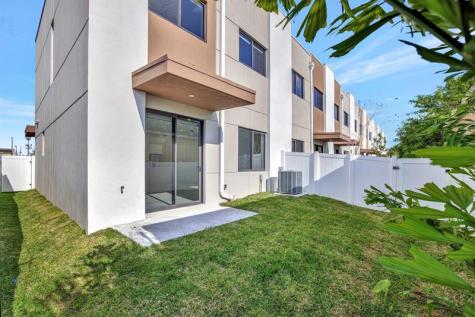 4208 NE 7th Terrace Oakland Park FL 33334