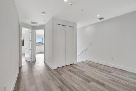 4208 NE 7th Terrace Oakland Park FL 33334