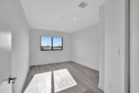 4208 NE 7th Terrace Oakland Park FL 33334