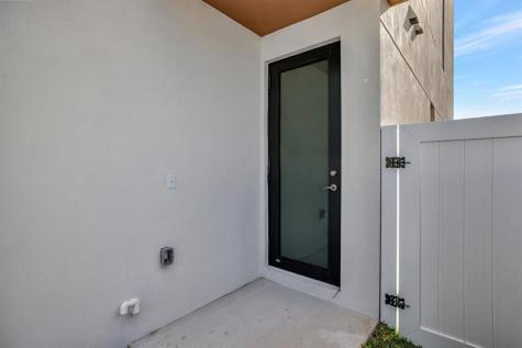4208 NE 7th Terrace Oakland Park FL 33334