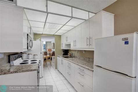 2999 NW 48th Avenue Lauderdale Lakes FL 33313