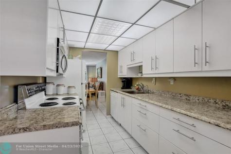 2999 NW 48th Avenue Lauderdale Lakes FL 33313