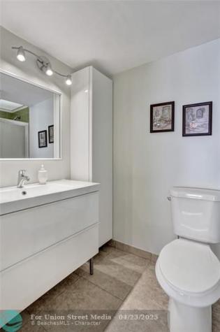 2999 NW 48th Avenue Lauderdale Lakes FL 33313