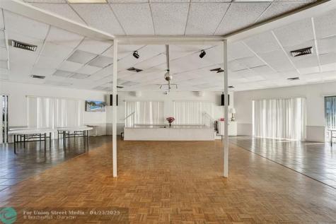 2999 NW 48th Avenue Lauderdale Lakes FL 33313