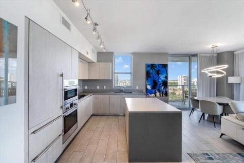 4010 S Ocean Drive Hollywood FL 33019