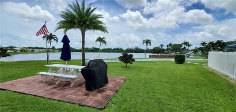 2300 Park Lane Hollywood FL 33021