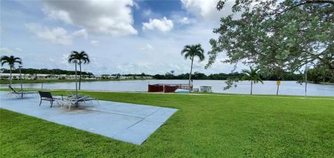 2300 Park Lane Hollywood FL 33021