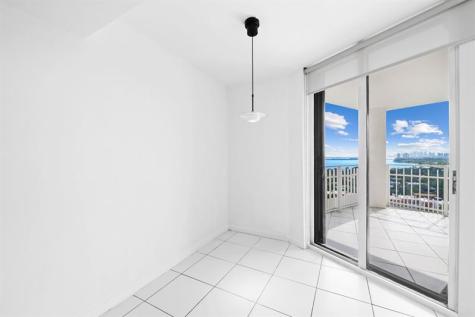 1000 Quayside Terrace Miami FL 33138