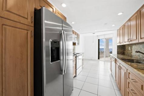 1000 Quayside Terrace Miami FL 33138